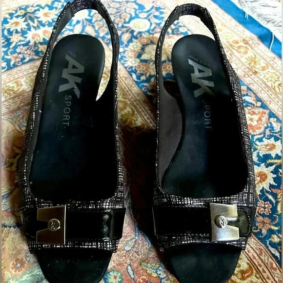 GUC Anne Klein AK Sport sling back small wedge heel sandal/shoe, size 8. - Picture 1 of 10